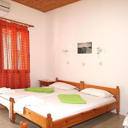 Karidies Apartment Skopelos Town Exterior photo